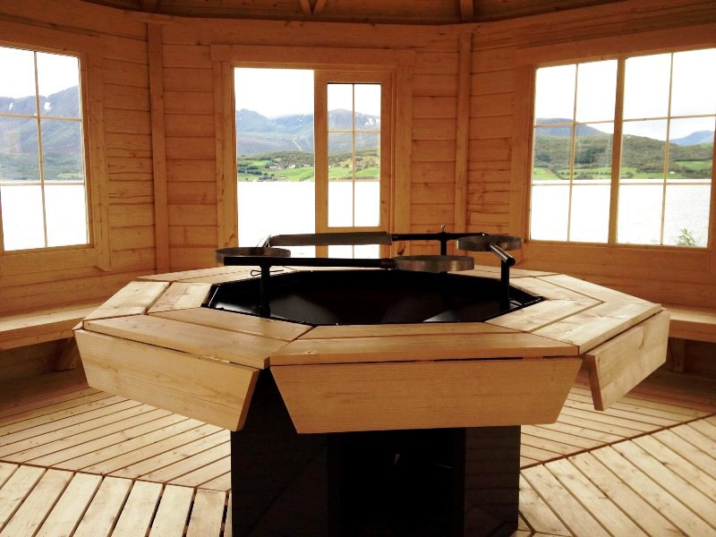 Pavilion 14.9 m² mit Grill und Kamin